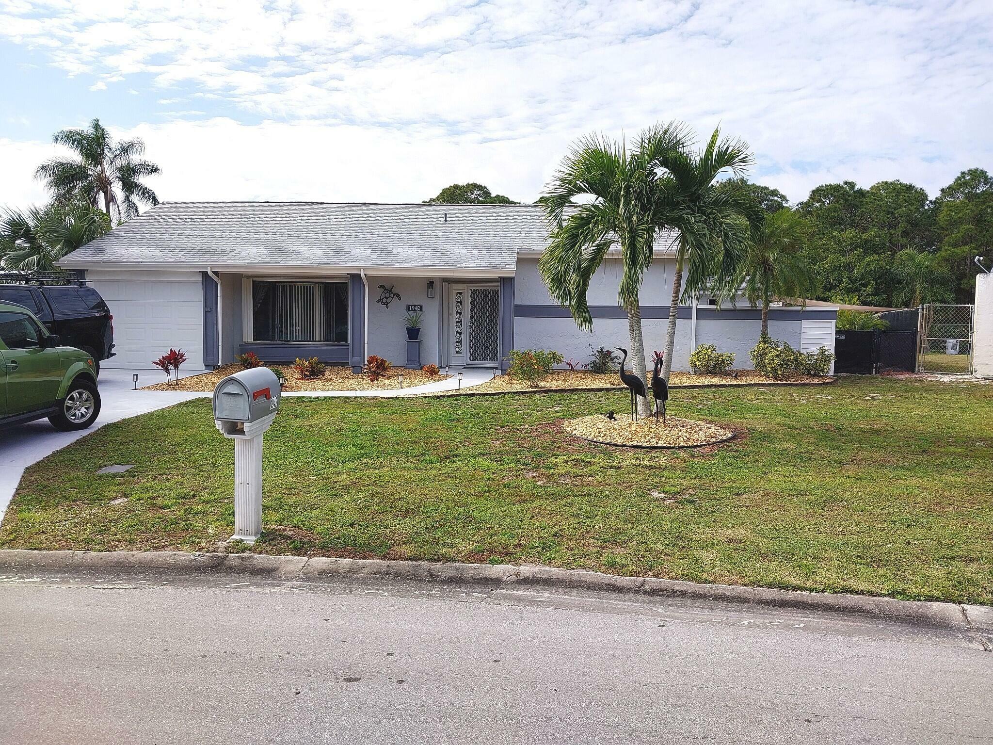 Property Photo:  1942 SE Burgundy Lane  FL 34952 