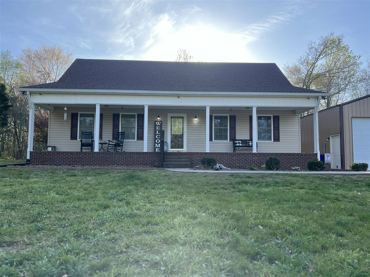 Property Photo: 1727 Sharpes Garden Road KY 42276