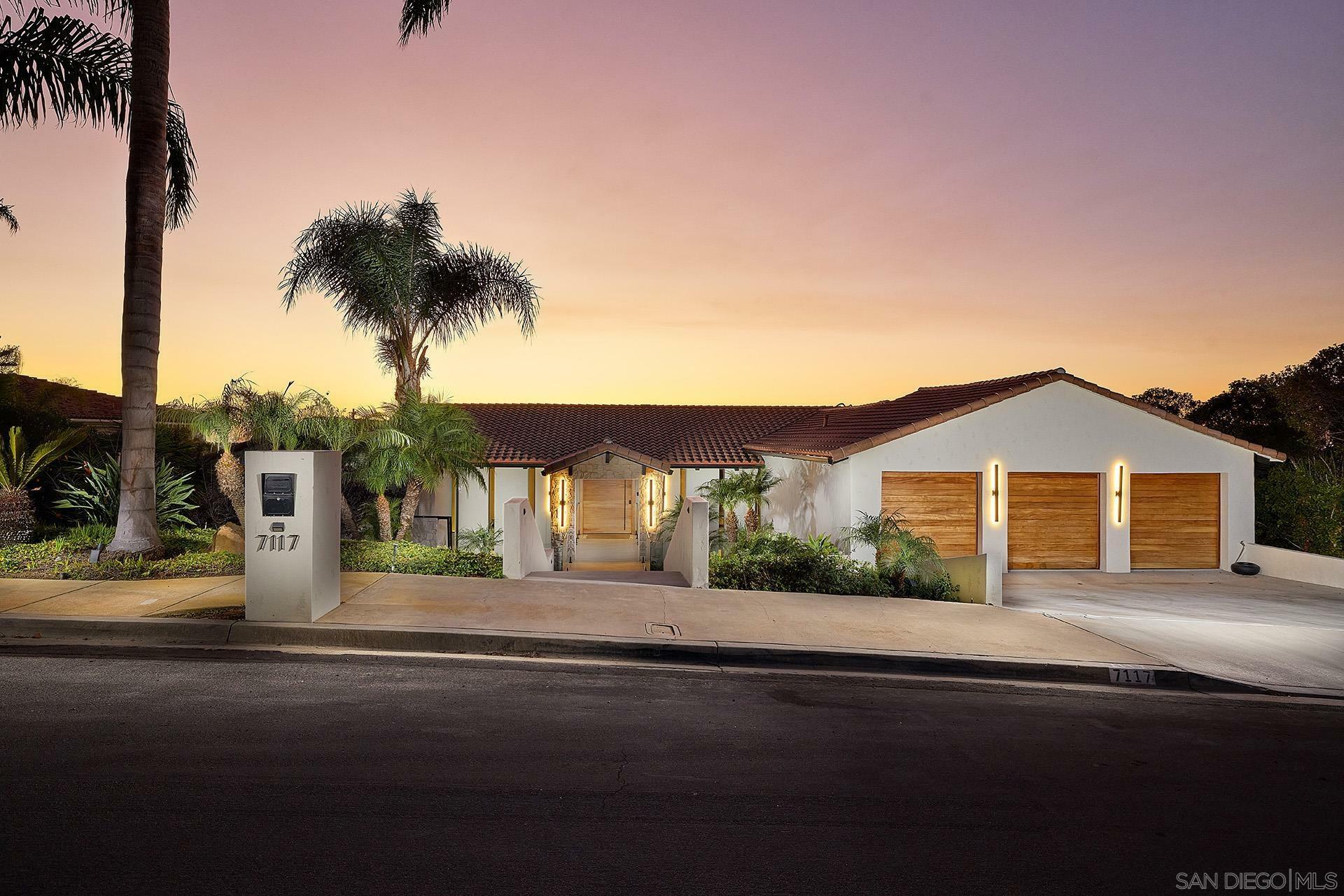 Property Photo: 7117 Obelisco Cir CA 92009