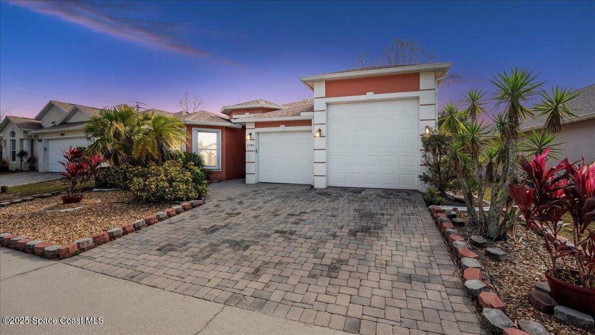 Property Photo: 4580 Sugarberry Lane FL 32796