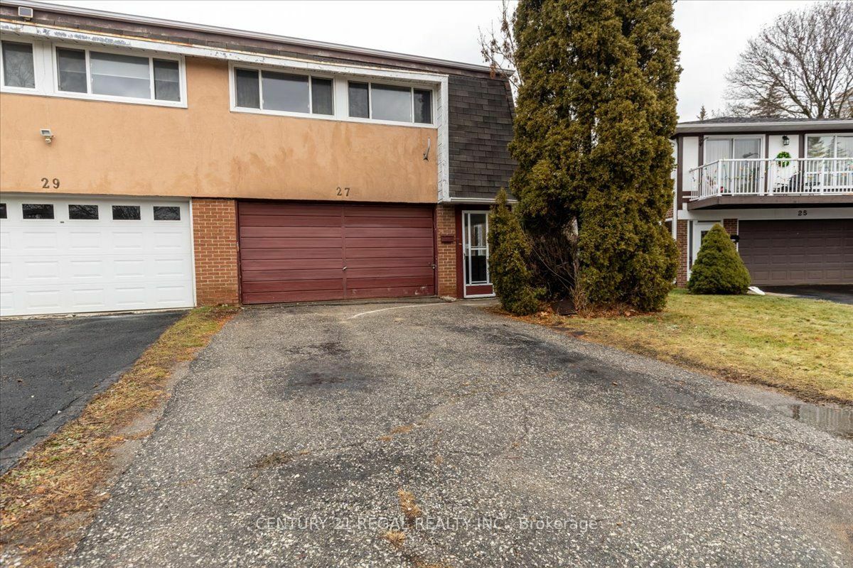 Photo de la propriété:  27 Heatherside Dr  ON M1W 1T6 