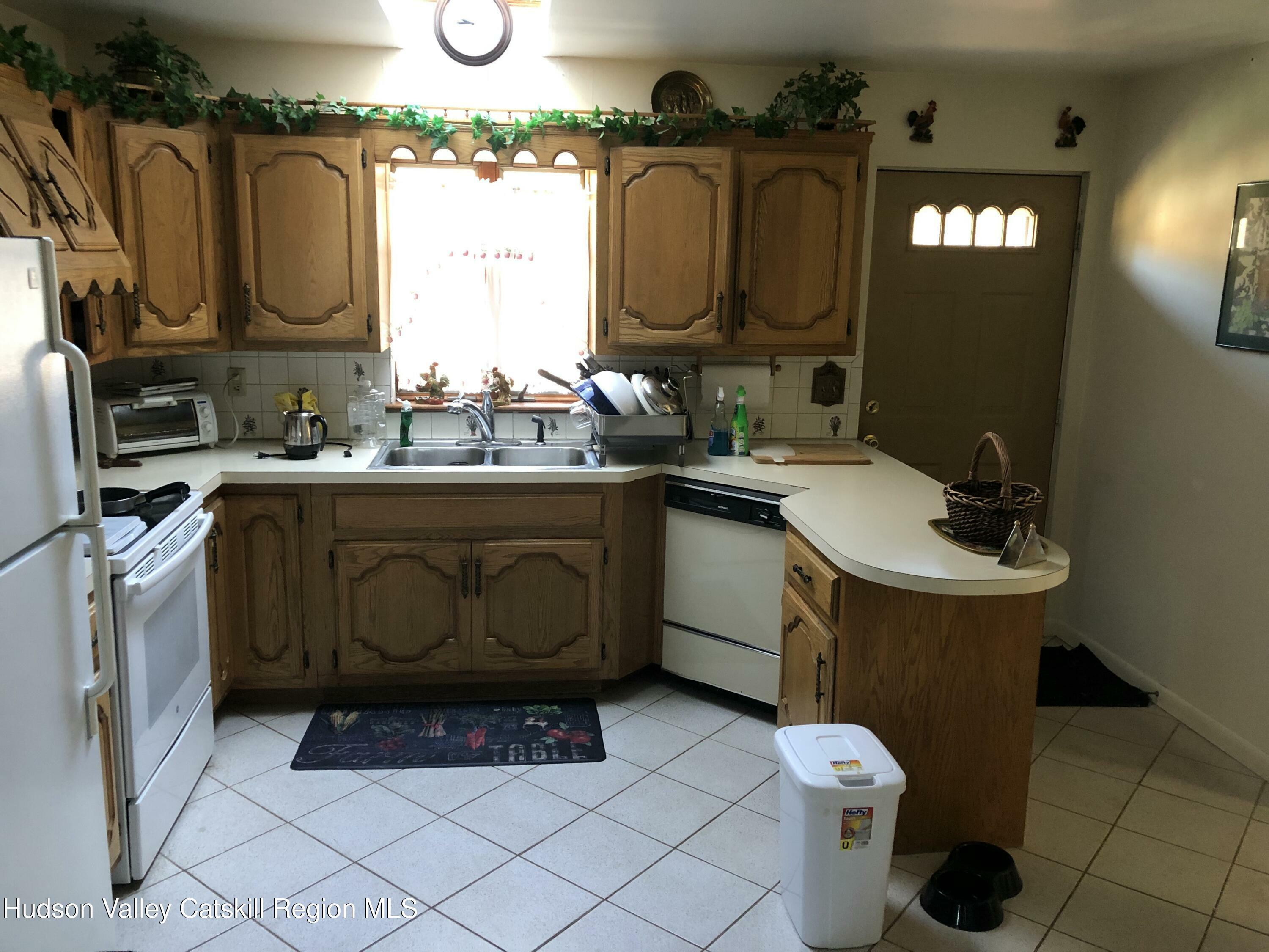 Property Photo:  552 Ny-32  NY 12561 