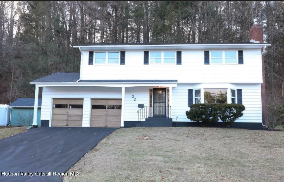 Property Photo:  32 Redwood  NY 12477 