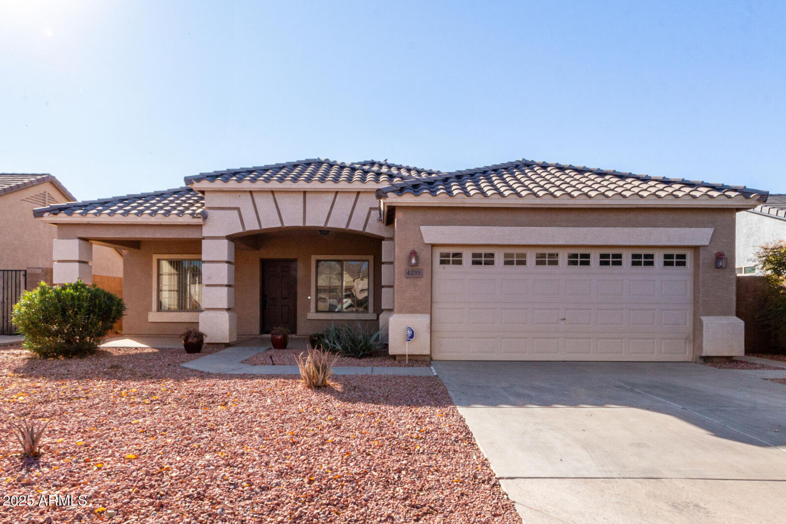 Property Photo: 4233 E Colonial Drive AZ 85249