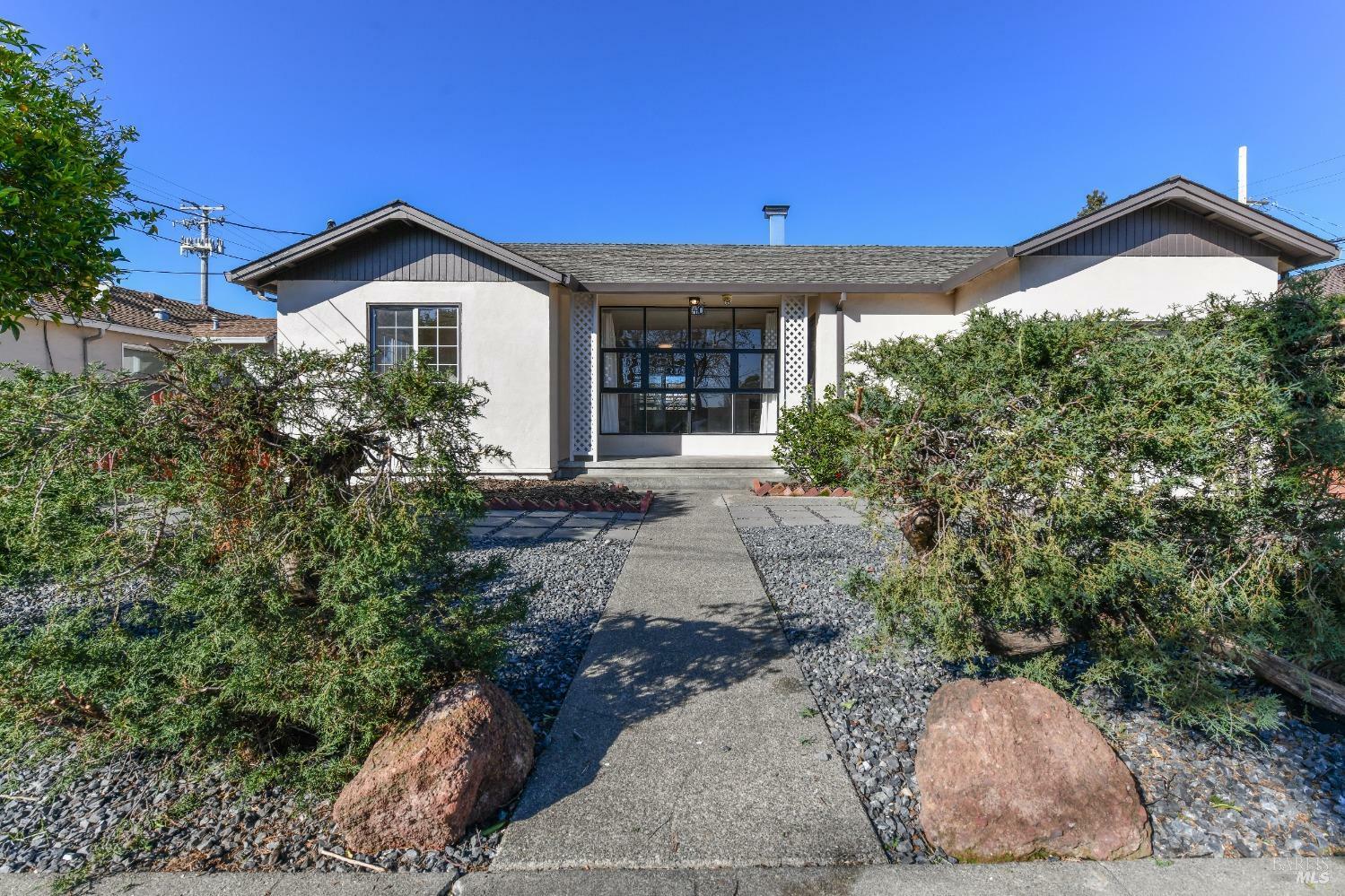 Property Photo:  40 Averye Way  CA 94952 