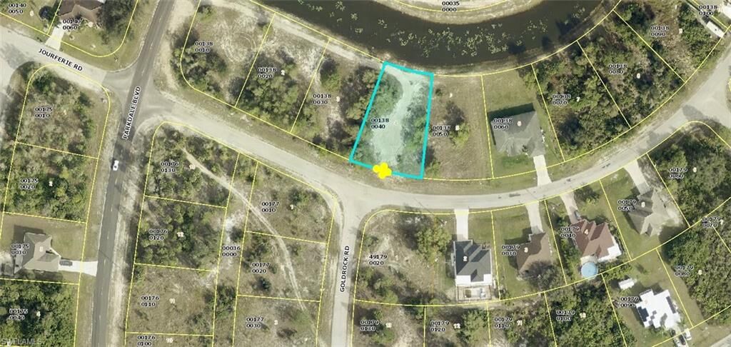 Property Photo: 407 Jourferie Rd FL 33974