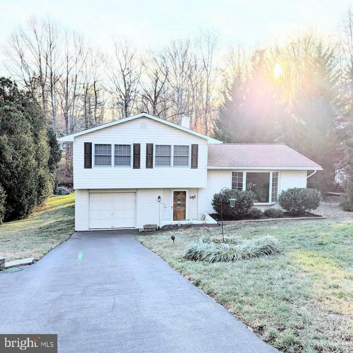 Property Photo:  878 Bobolink Lane  PA 19382 