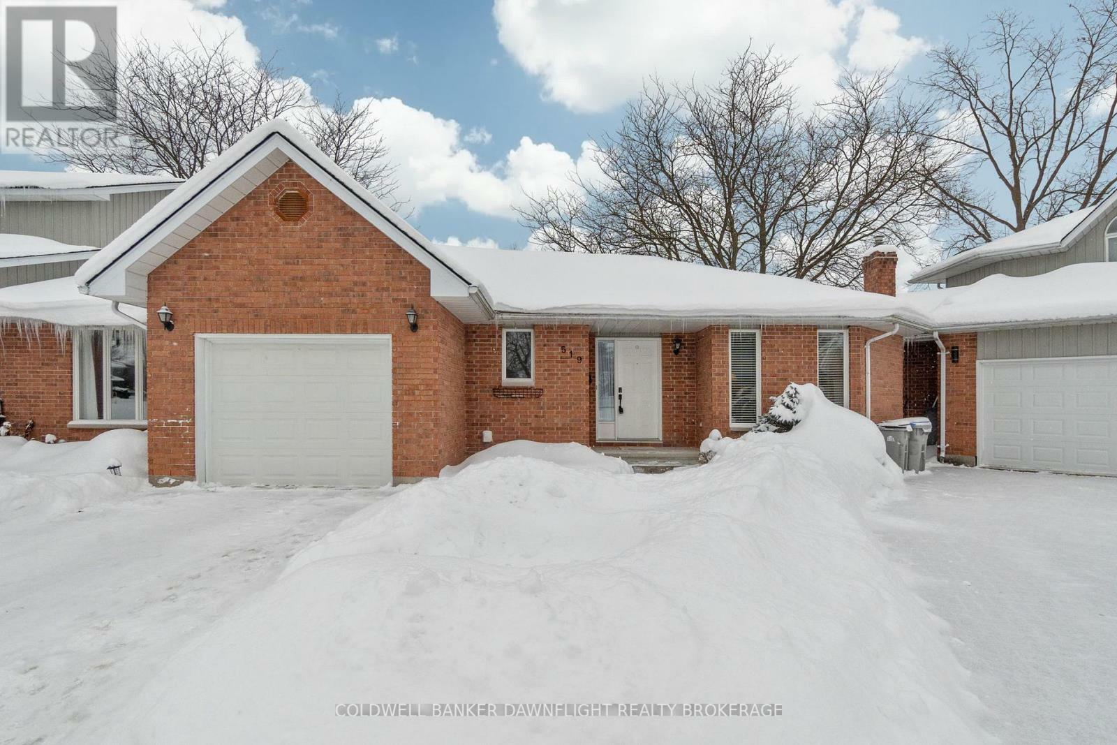 Property Photo:  519 Edward Street  ON N0M 1S1 