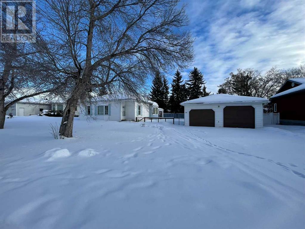 Photo de la propriété:  5014 49A Street  AB T0B 4C0 