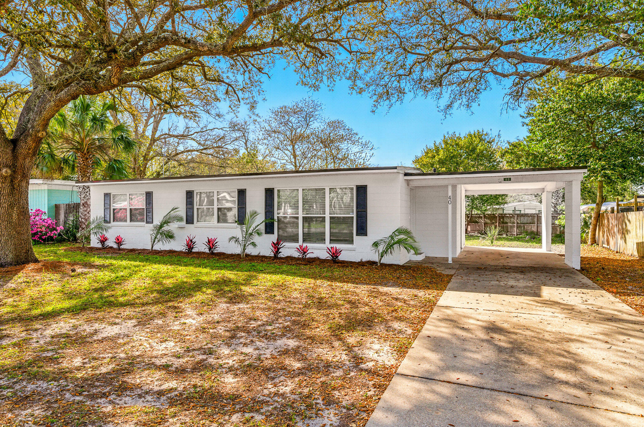 Property Photo: 40 NE Laurie Drive FL 32548
