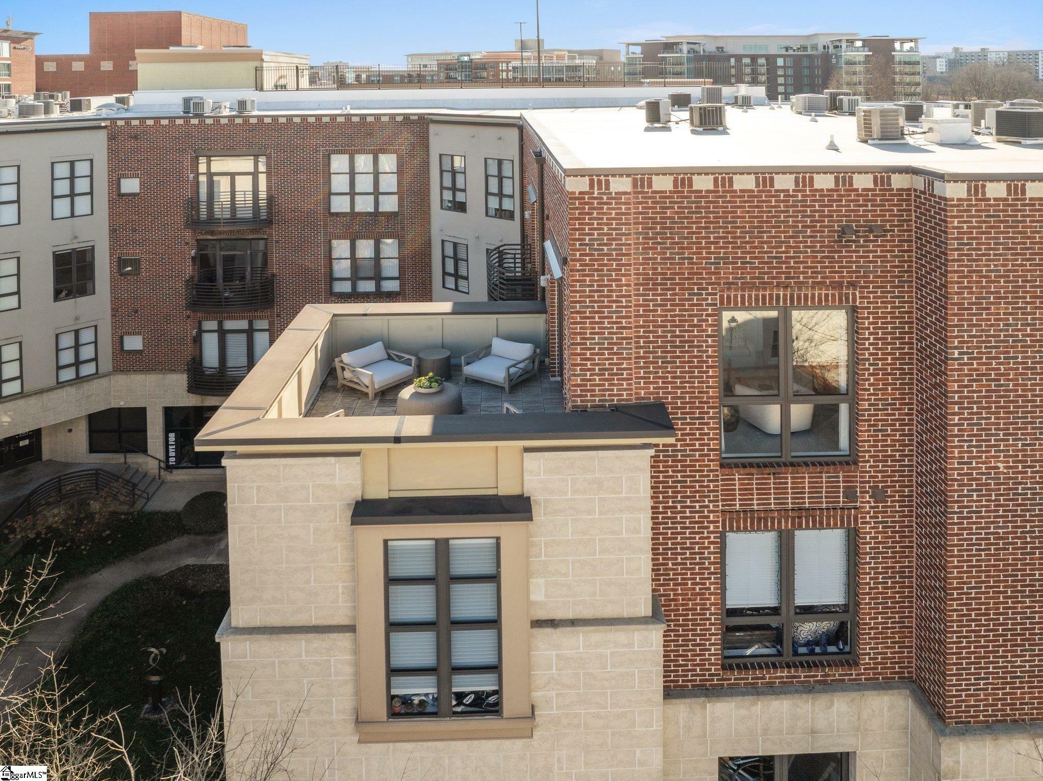 Property Photo: 101 W Court Street 419 SC 29601