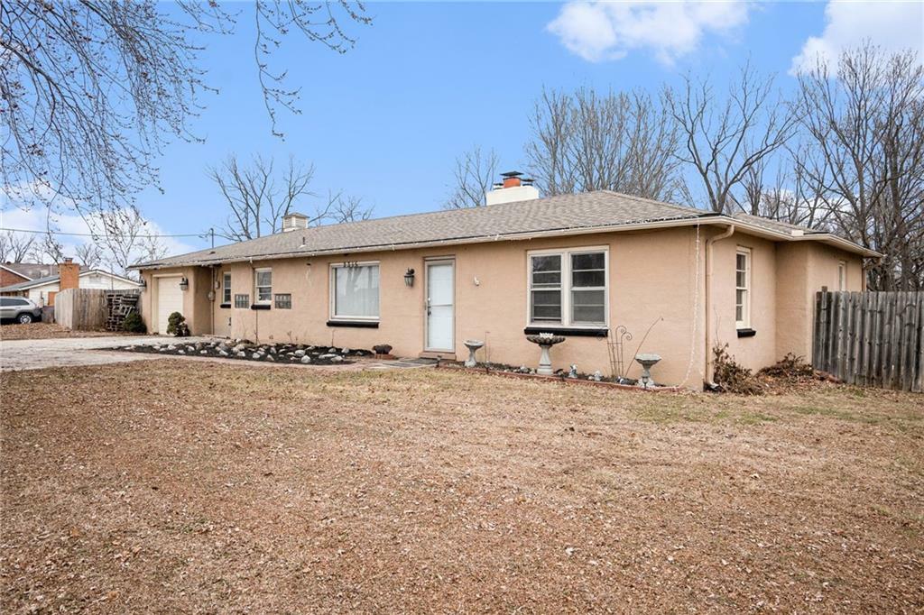 Property Photo:  2315 Blue Ridge Boulevard  MO 64129 