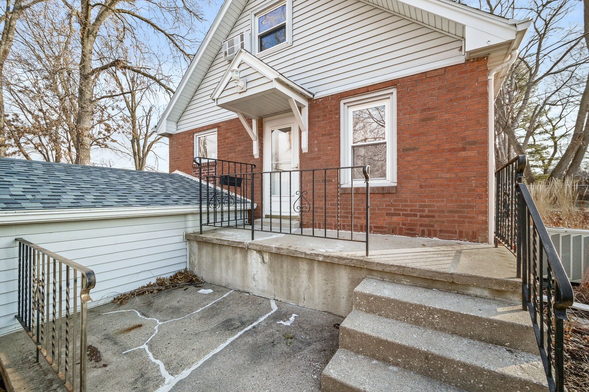 Property Photo:  1361 72nd Street  IA 50324 