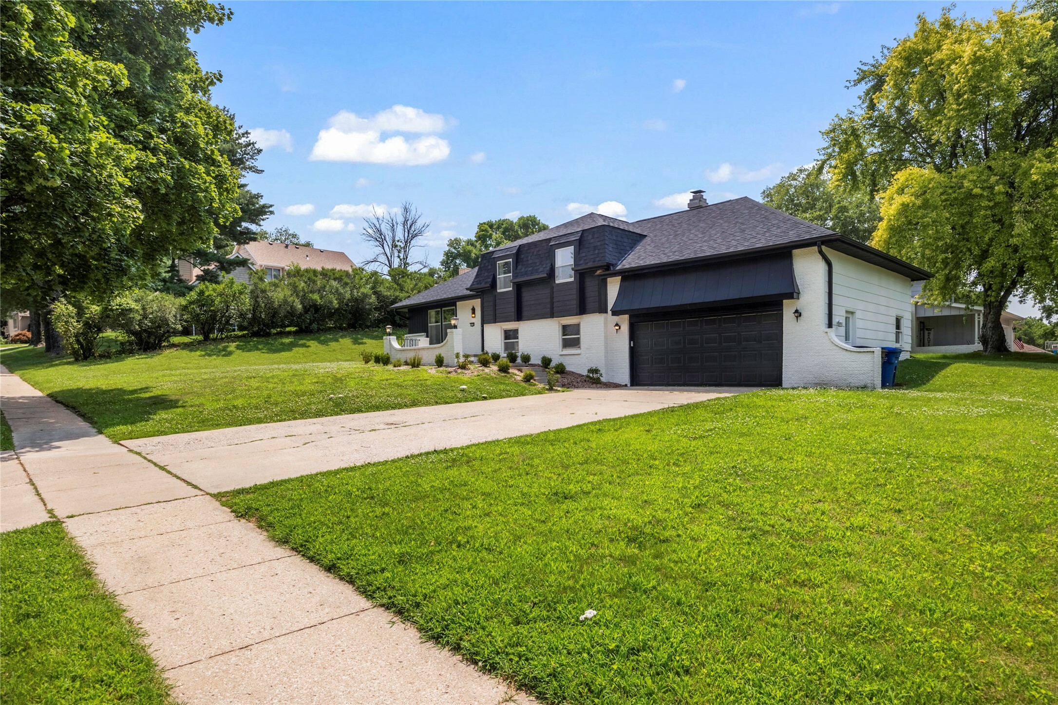 Property Photo:  2718 Miller Avenue  IA 50321 