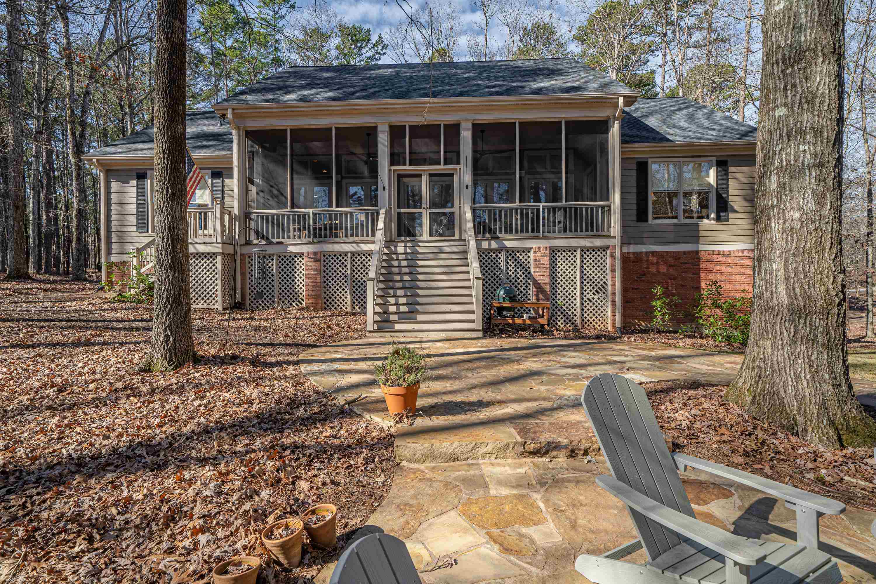 Property Photo: 1021 Maddux Lane GA 30642