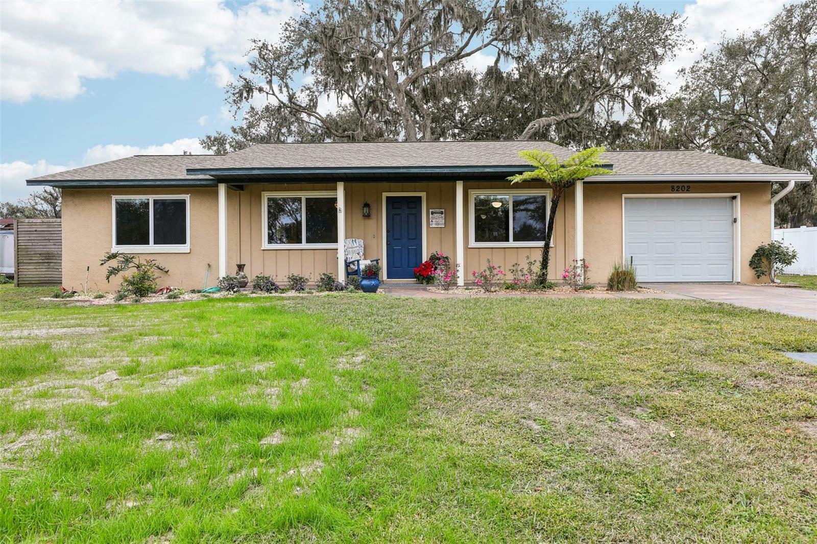 Property Photo:  8202 Oak Street  FL 34797 