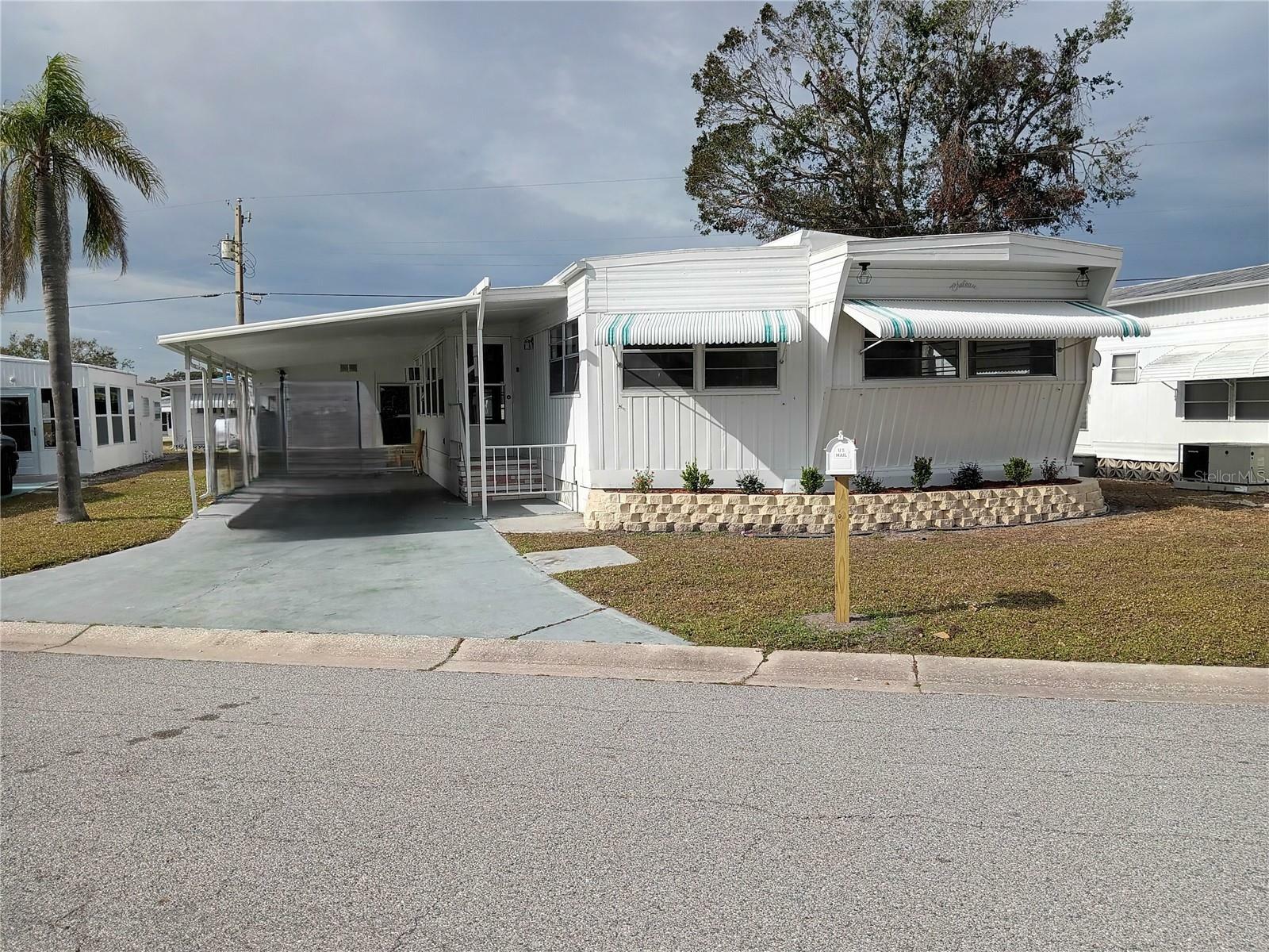 Property Photo:  5013 Oakland Hills Avenue  FL 34234 