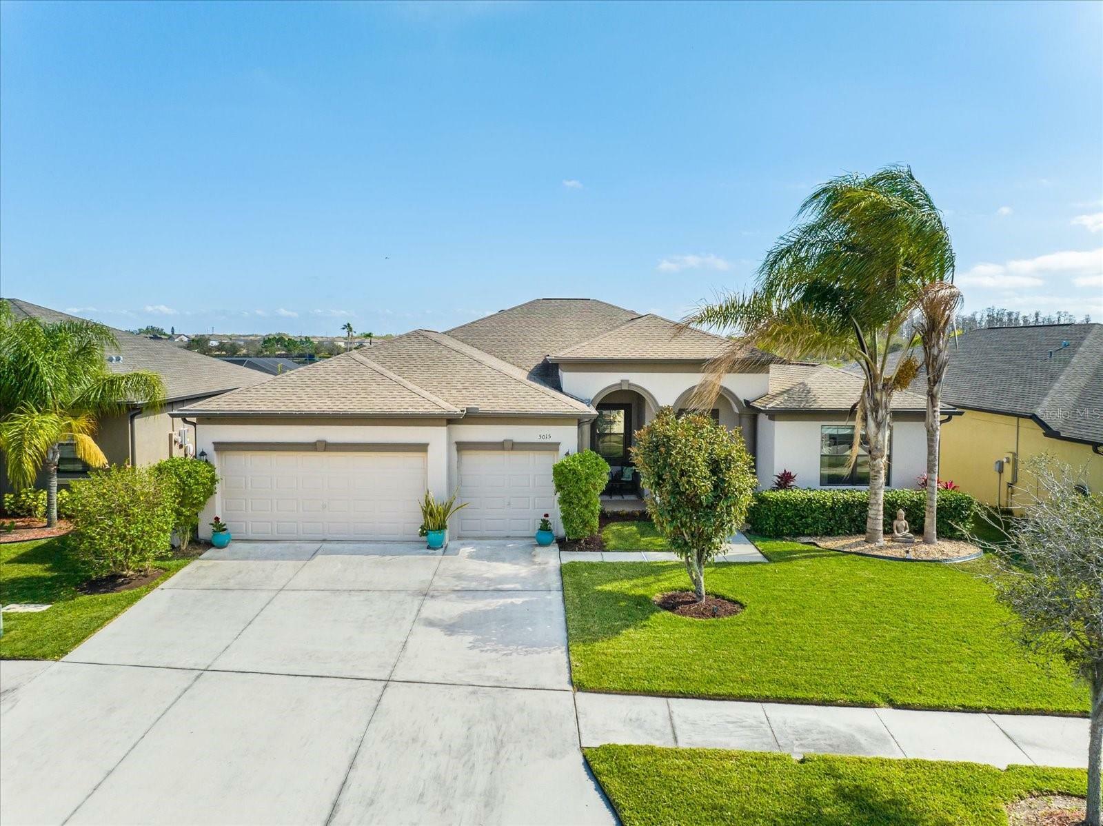 Property Photo: 5015 Jagged Cloud Drive FL 33598