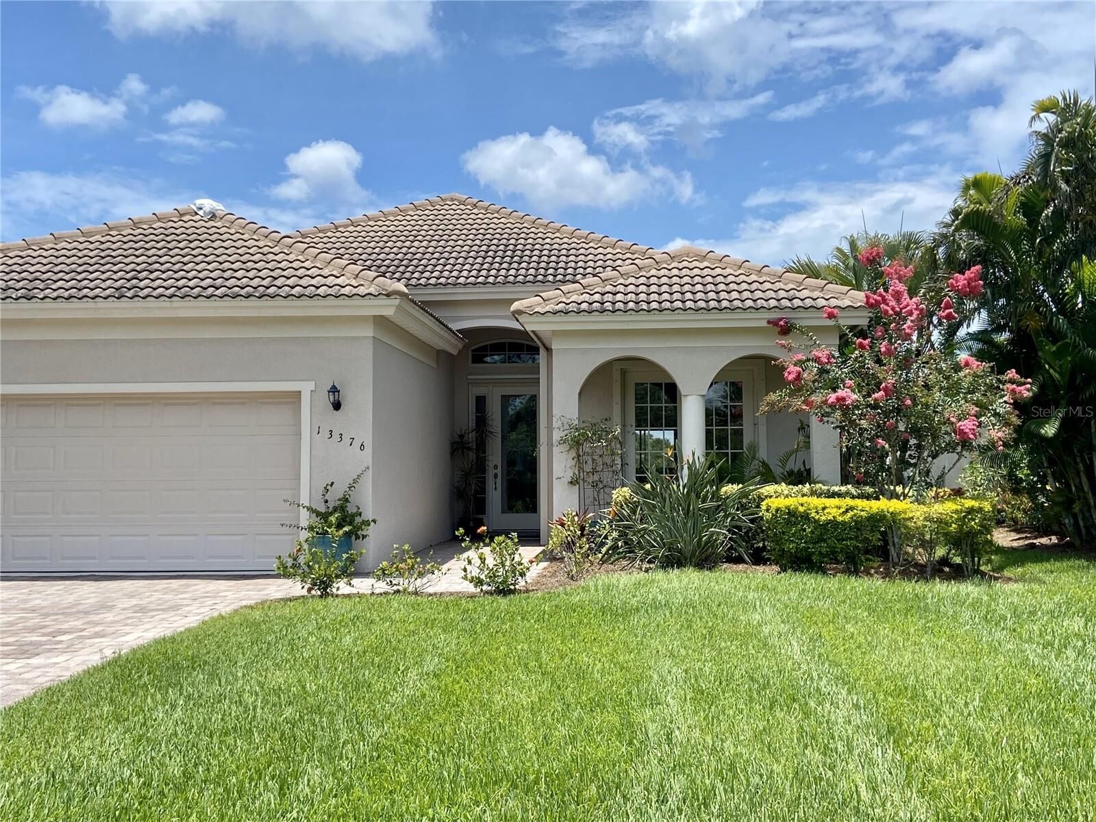Property Photo:  13376 Creekside Lane  FL 33953