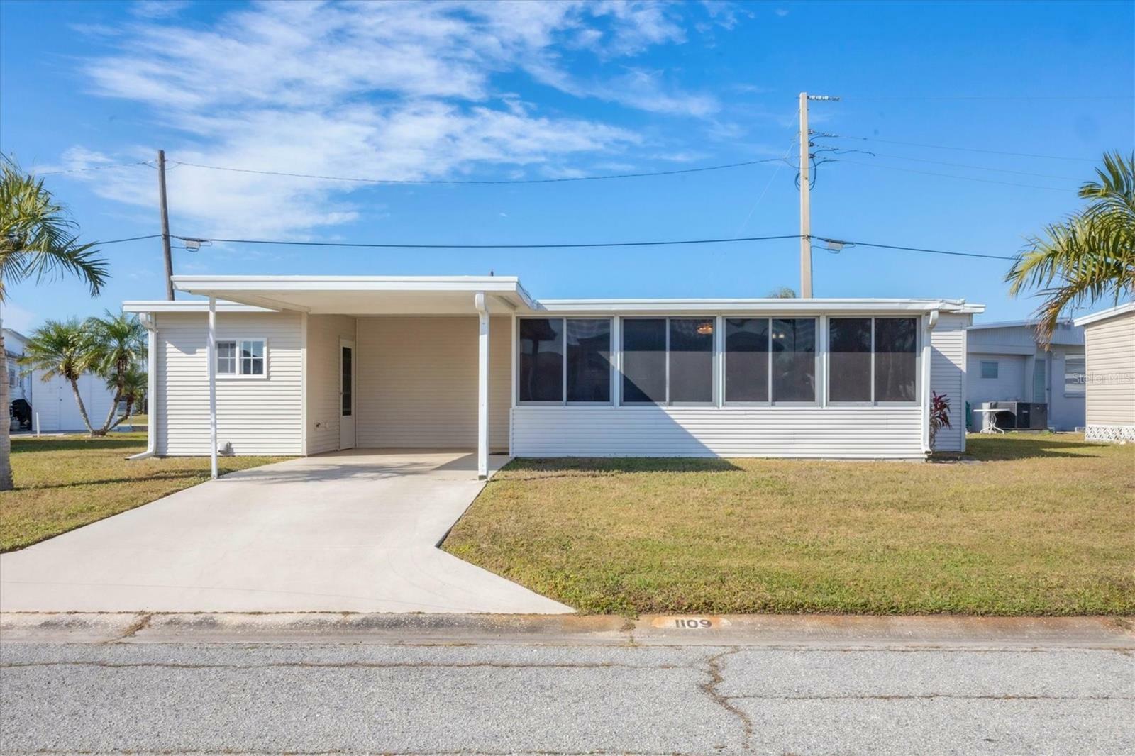 Property Photo:  1109 43rd Avenue Drive E  FL 34222 