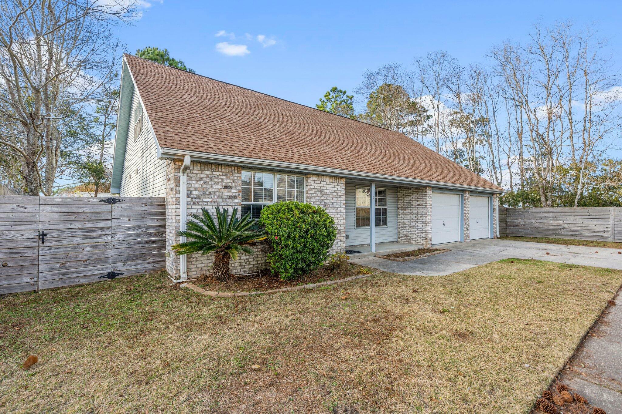 Property Photo:  2 Macy Lane  FL 32569 