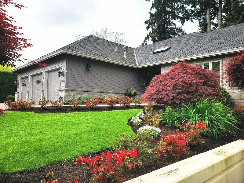 Property Photo: 8233 SW Edgewater OR 97070