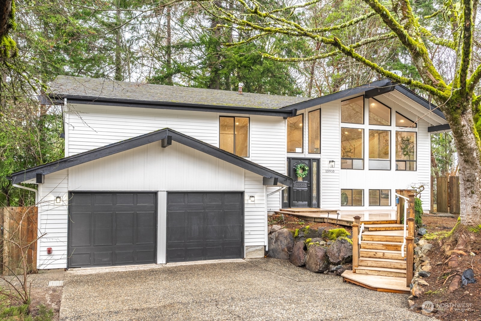 Property Photo:  13910 SE 60th Street  WA 98006 