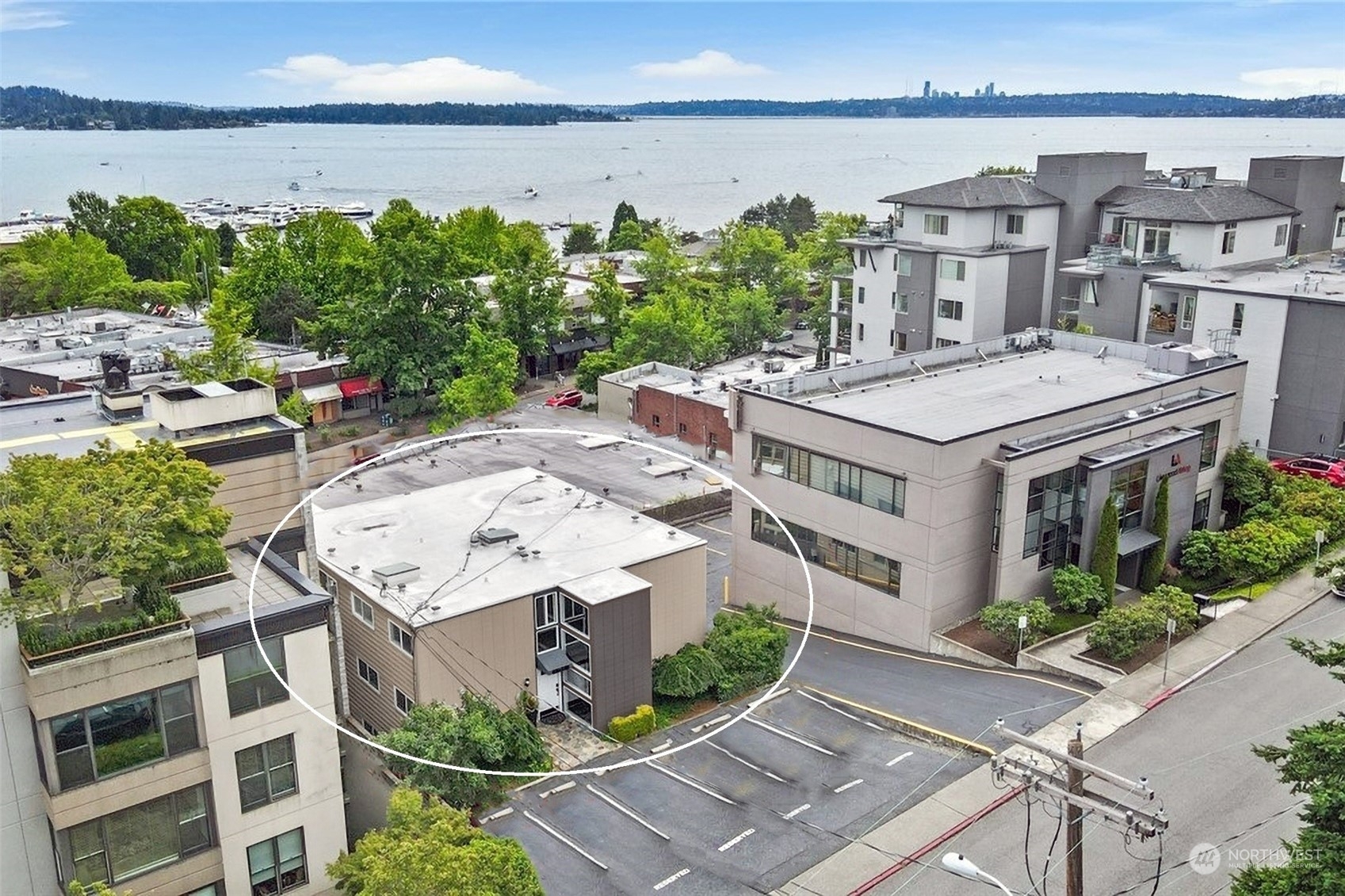 Property Photo:  125  3rd Avenue 200  WA 98033 