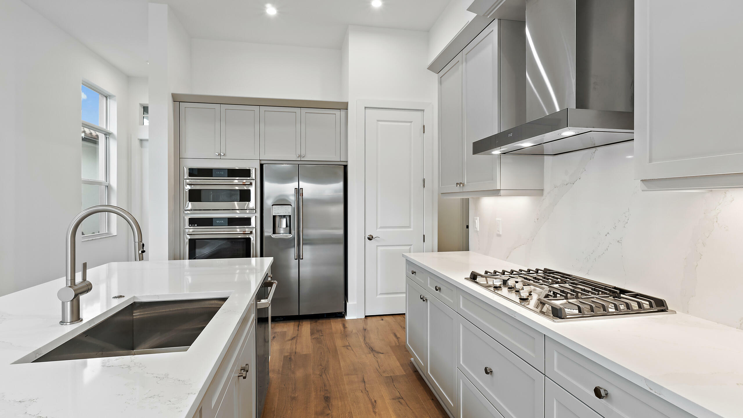 Property Photo: 205 SE Via Sangro FL 34952