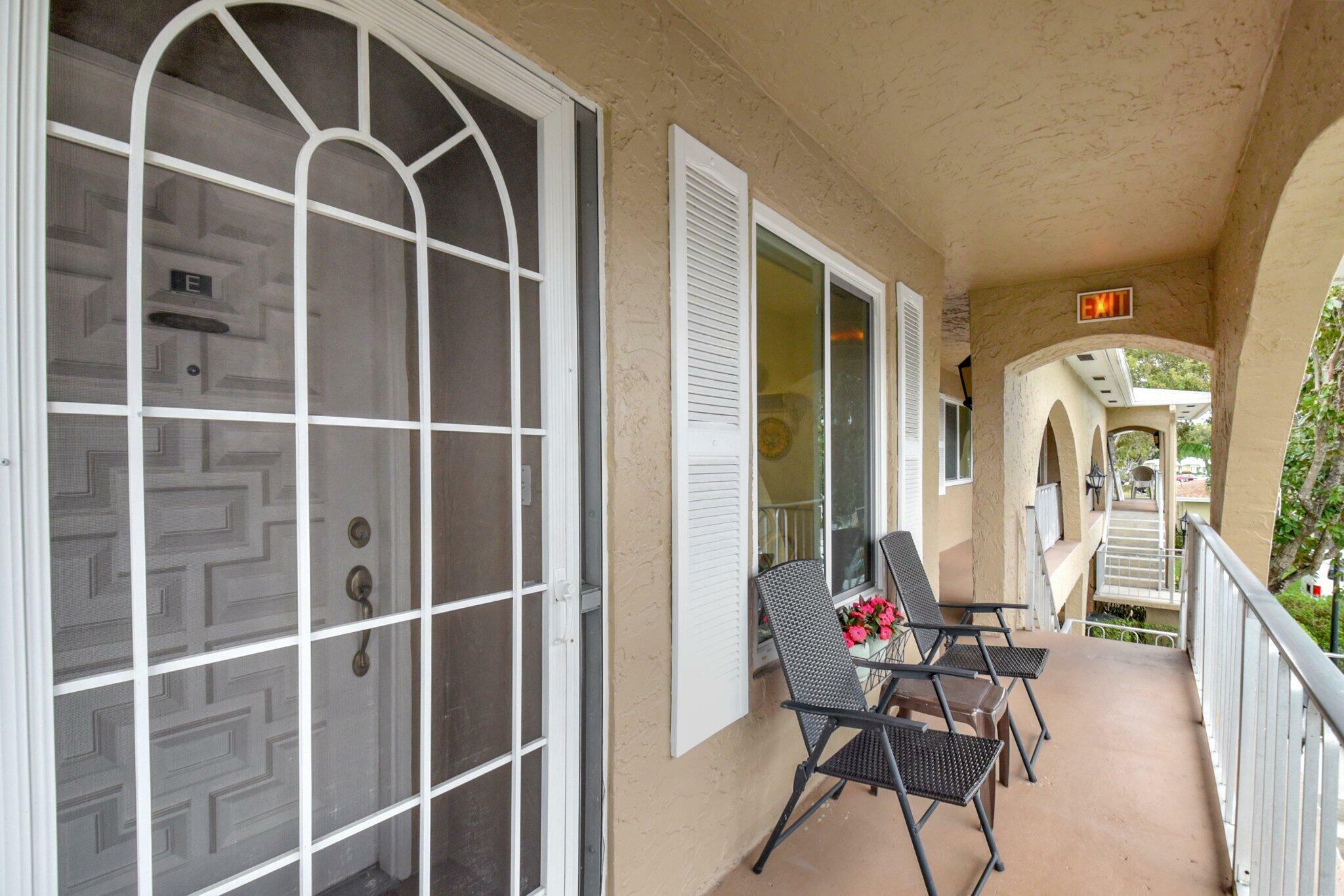 Property Photo: 13923 Via Aurora E FL 33484