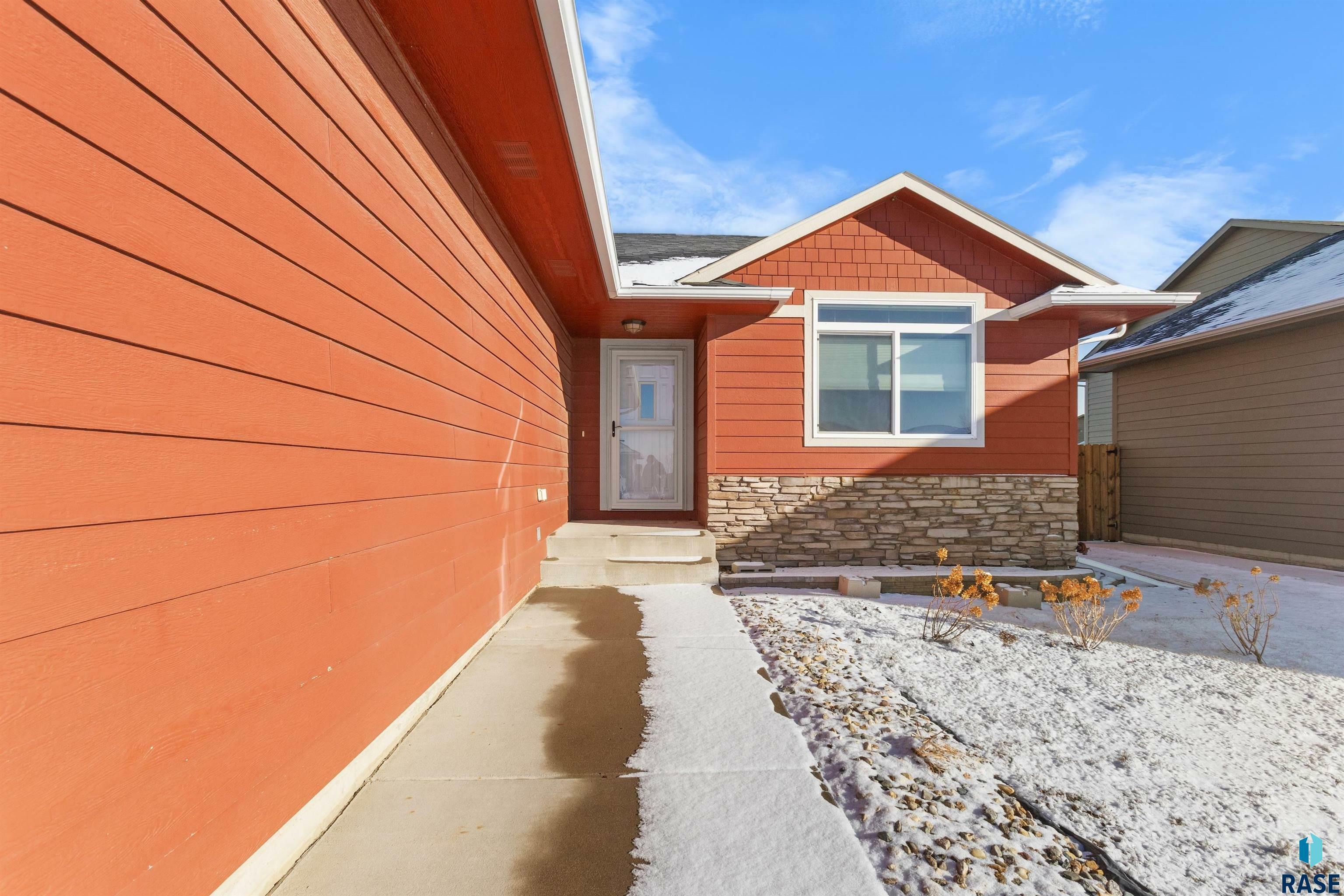 Property Photo:  318 Thelma Ave  SD 57032 