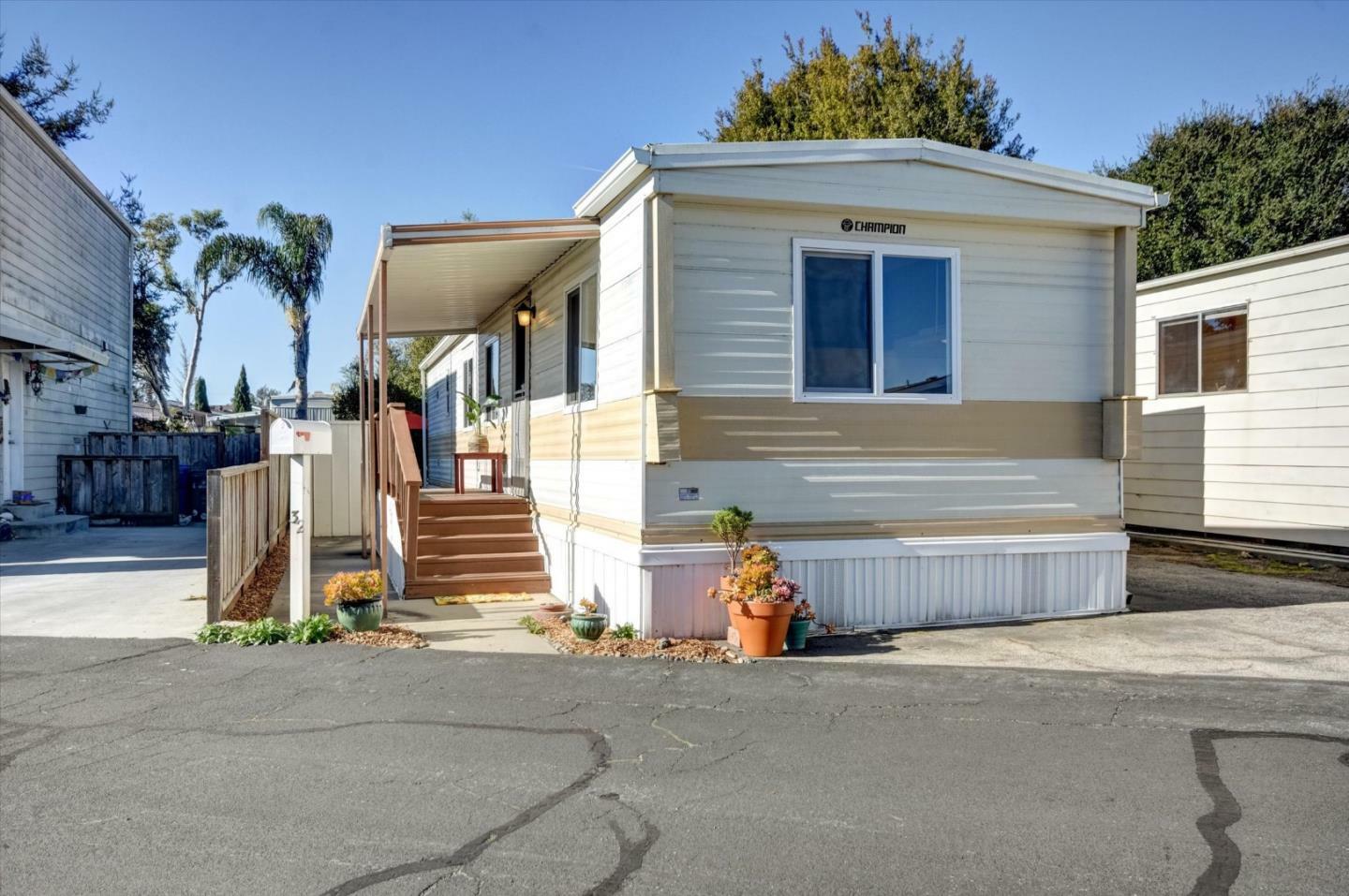 Property Photo:  1255 38th Avenue 32  CA 95062 