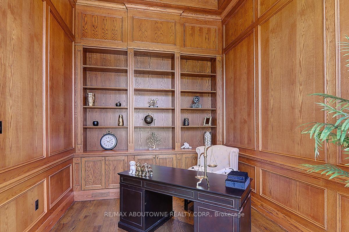 Property Photo: 69 Heathview Avenue ON M2K 2C3