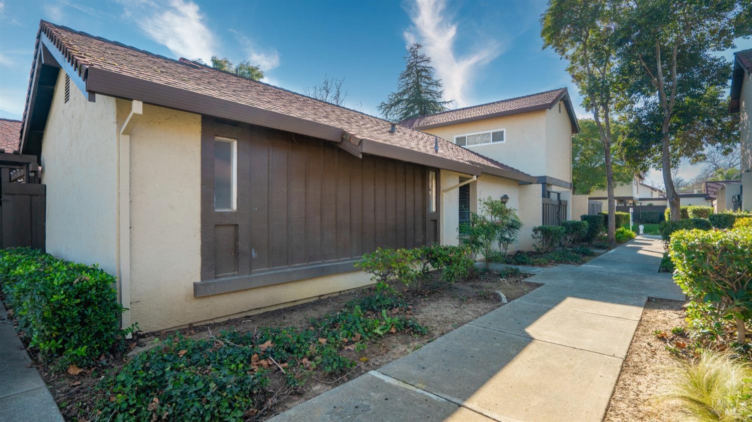 Property Photo: 163 Fairoaks Drive CA 95688