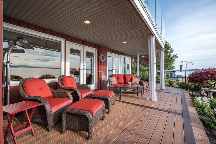 Property Photo: 330 Tsawwassen Beach Road BC V4M 4C9