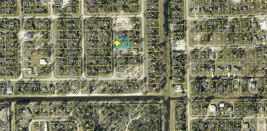 Property Photo: 847 Fuller Ave S FL 33974