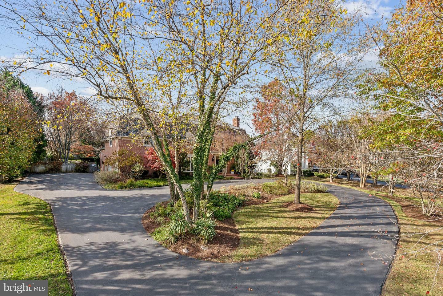 Property Photo:  10720 Stapleford Hall Drive  MD 20854 