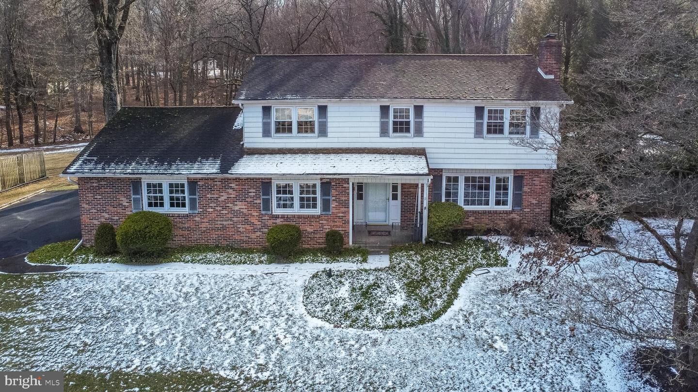 Property Photo:  1211 Mill Creek Circle  PA 18966 