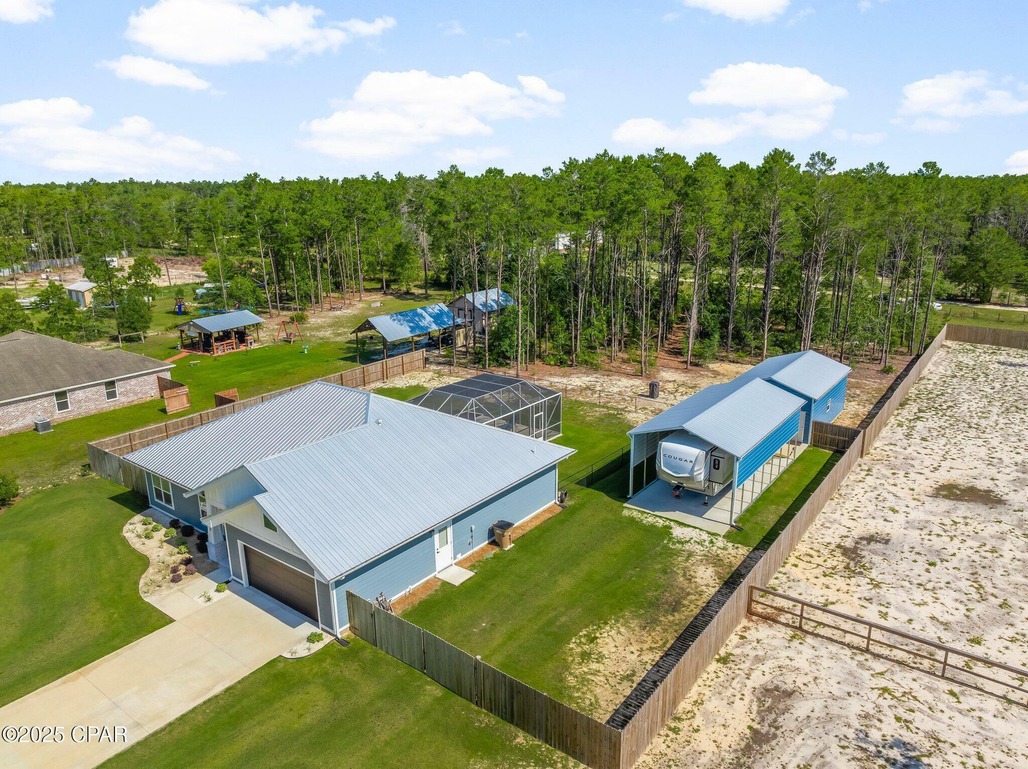 Property Photo: 1825 White Western Lake Lane FL 32409