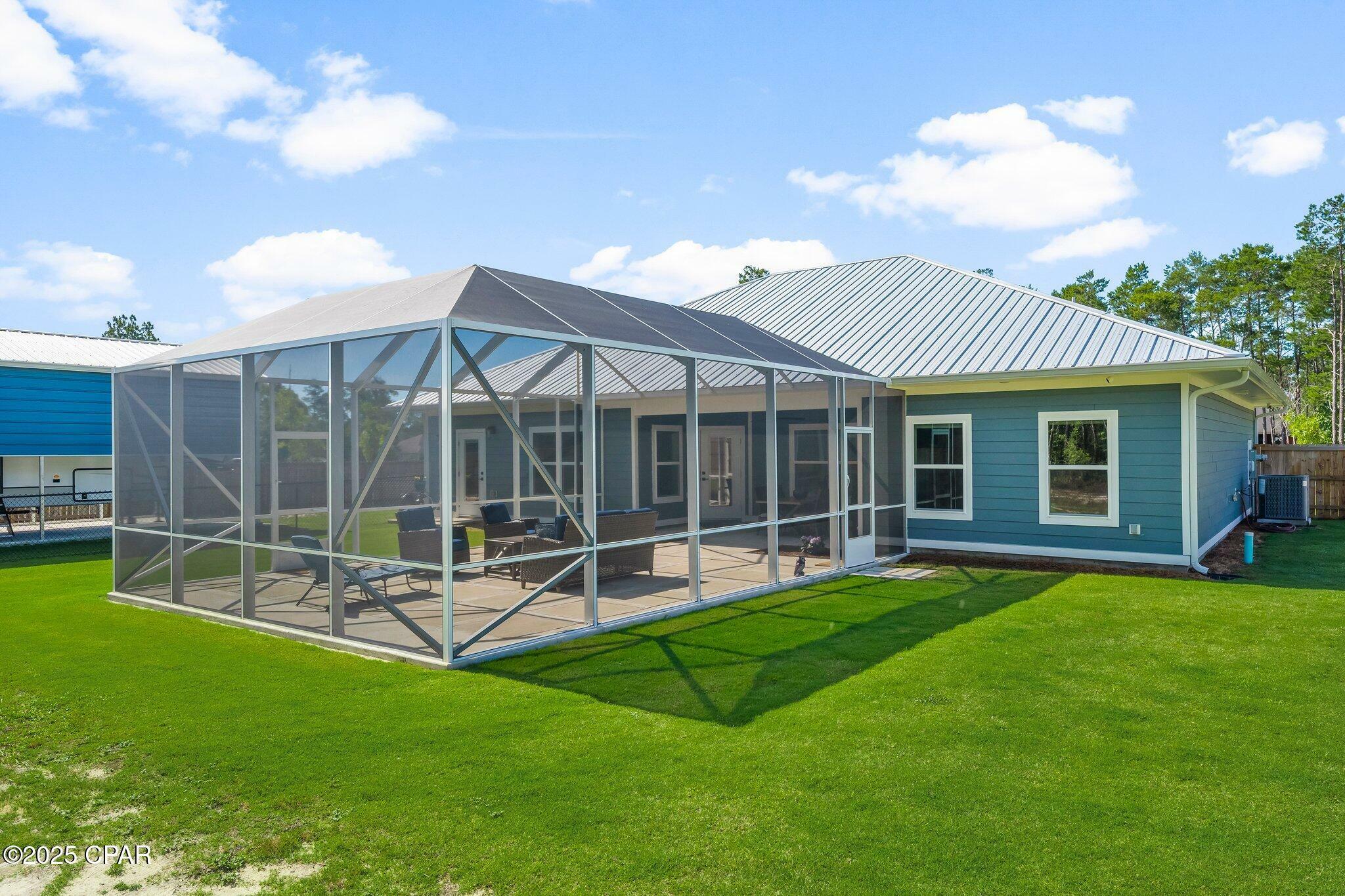 Property Photo: 1825 White Western Lake Lane FL 32409
