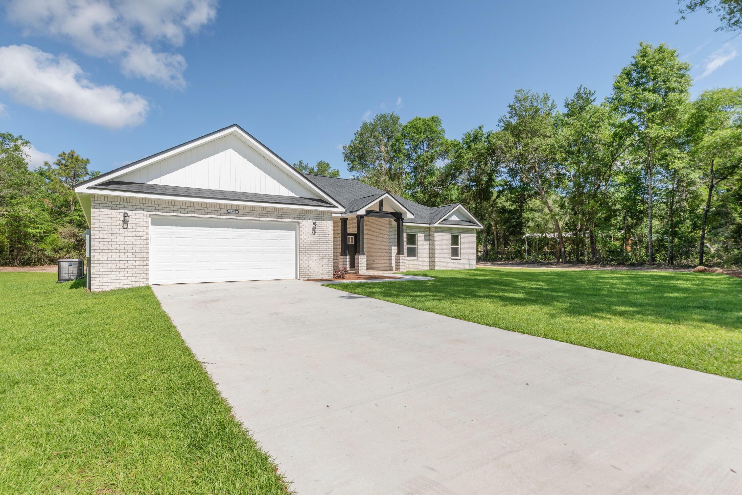 Property Photo: 5848 Phillip Road FL 32539