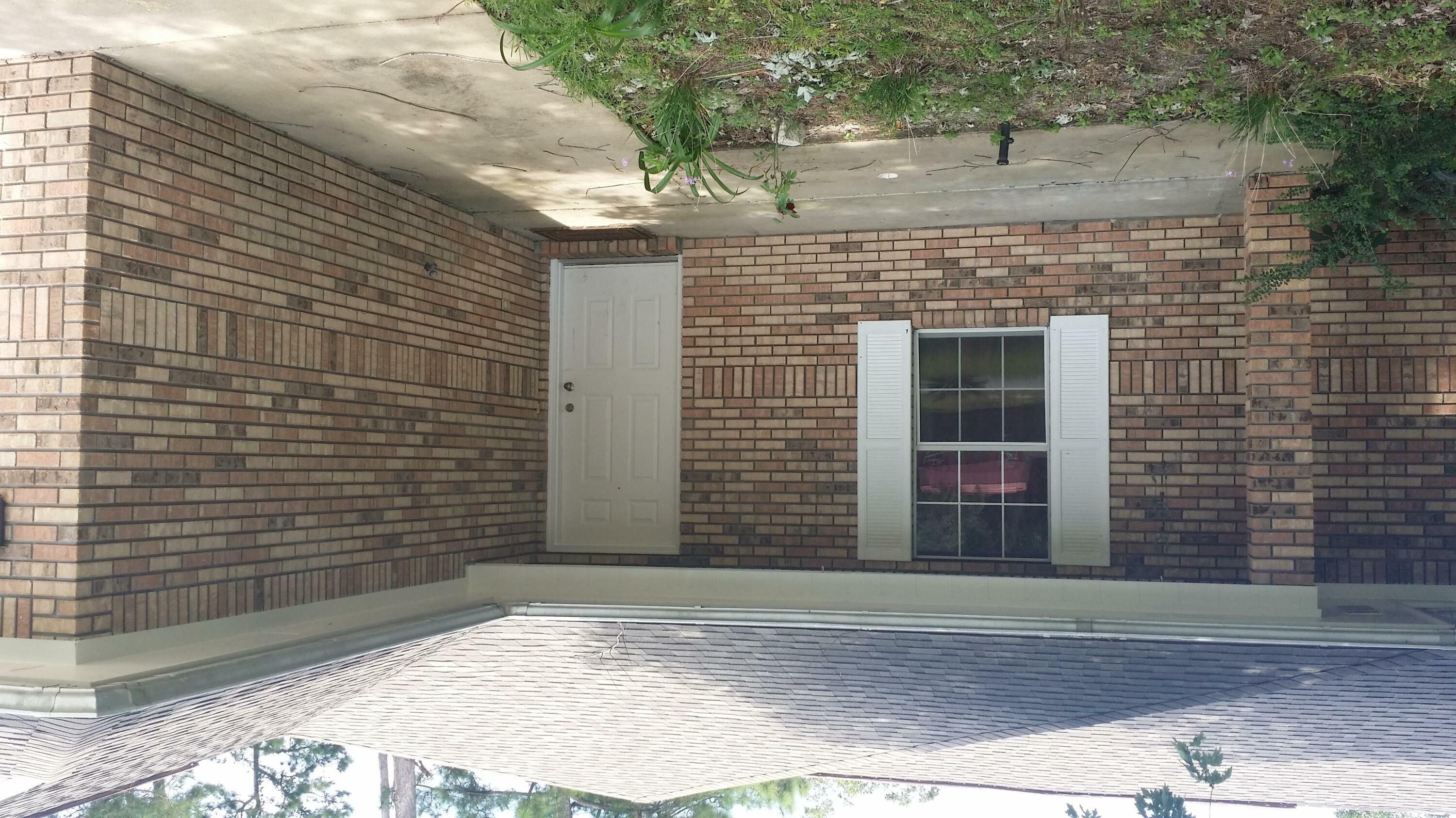 Property Photo:  489 W Pine Street  FL 32569 