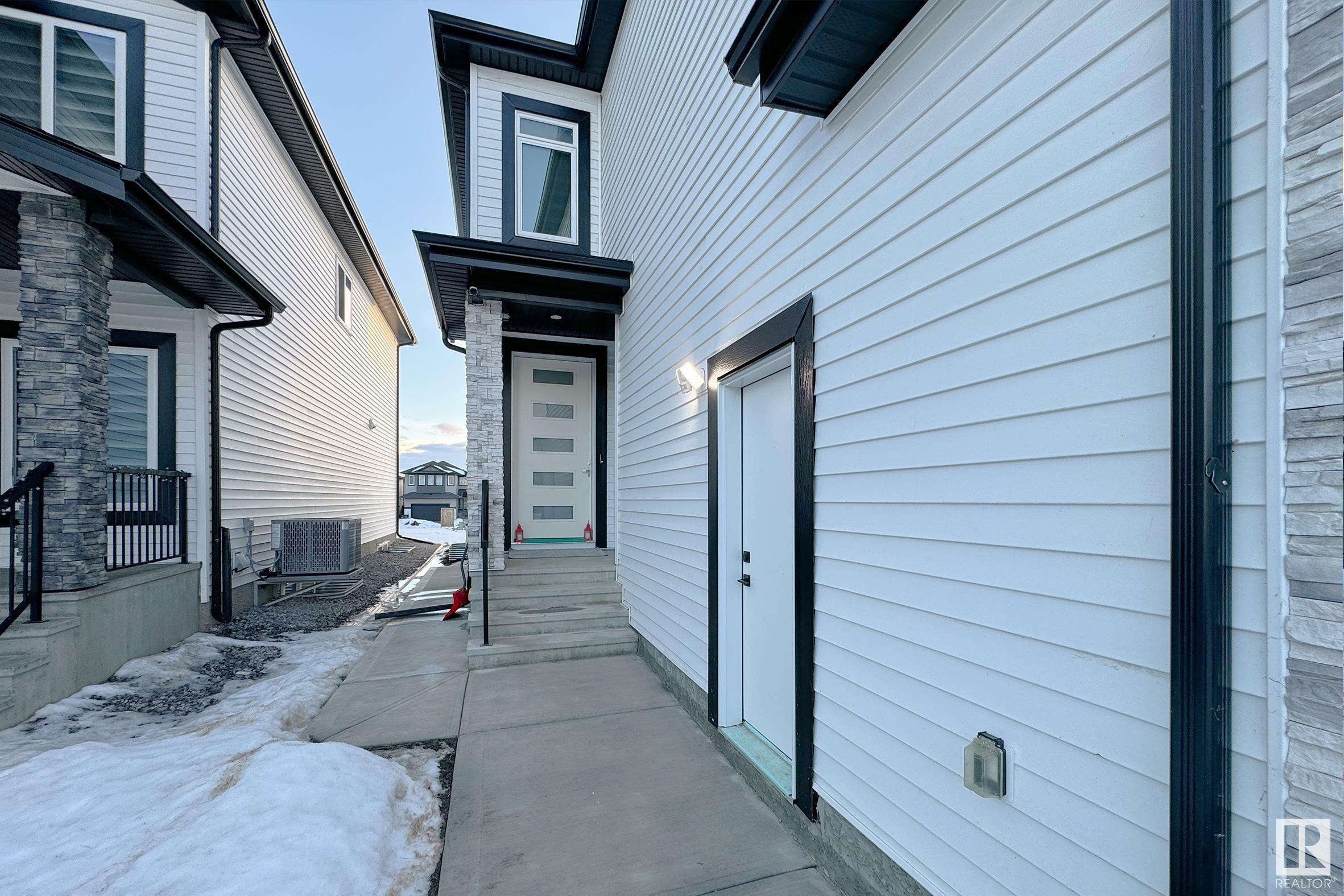 Property Photo:  1027 151 Avenue NW  AB T5Y 4C8 