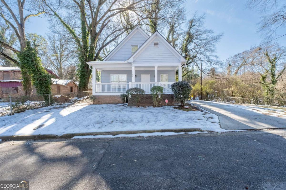 Property Photo: 1156 Tucker Place SW GA 30310