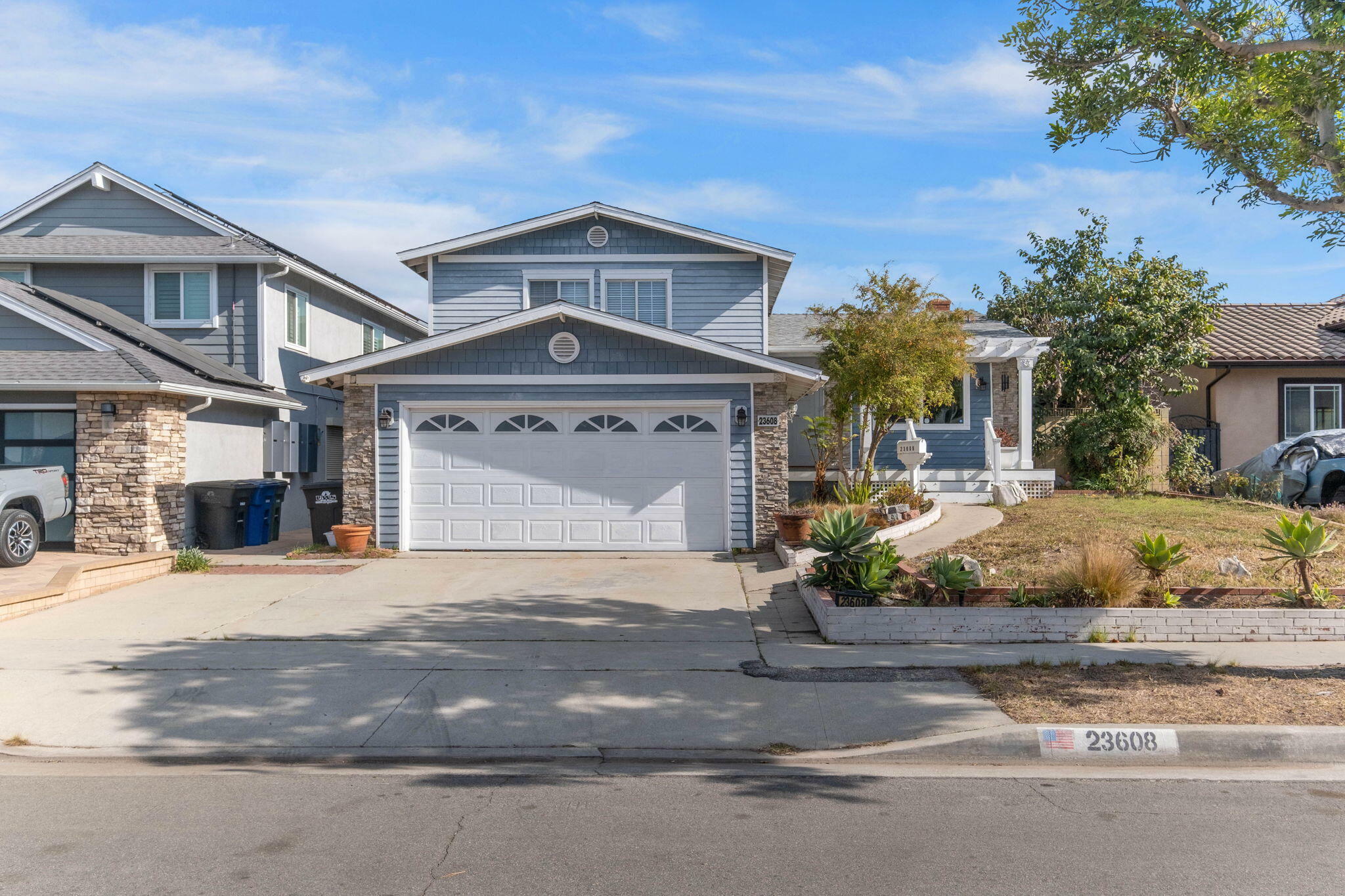 Property Photo:  23608 Pineforest Lane  CA 90710 