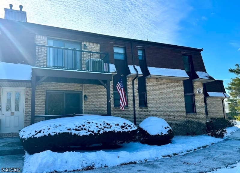 Property Photo: 904 Yorkshire Dr 904 NJ 08822