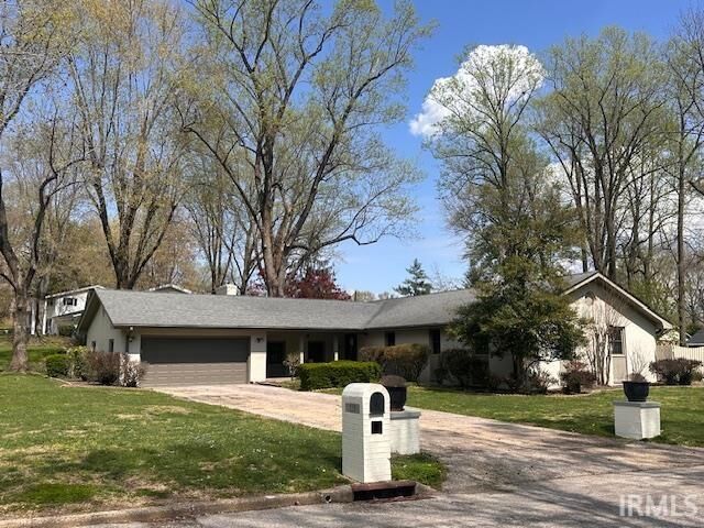 Property Photo: 215 Pine Place IN 47710