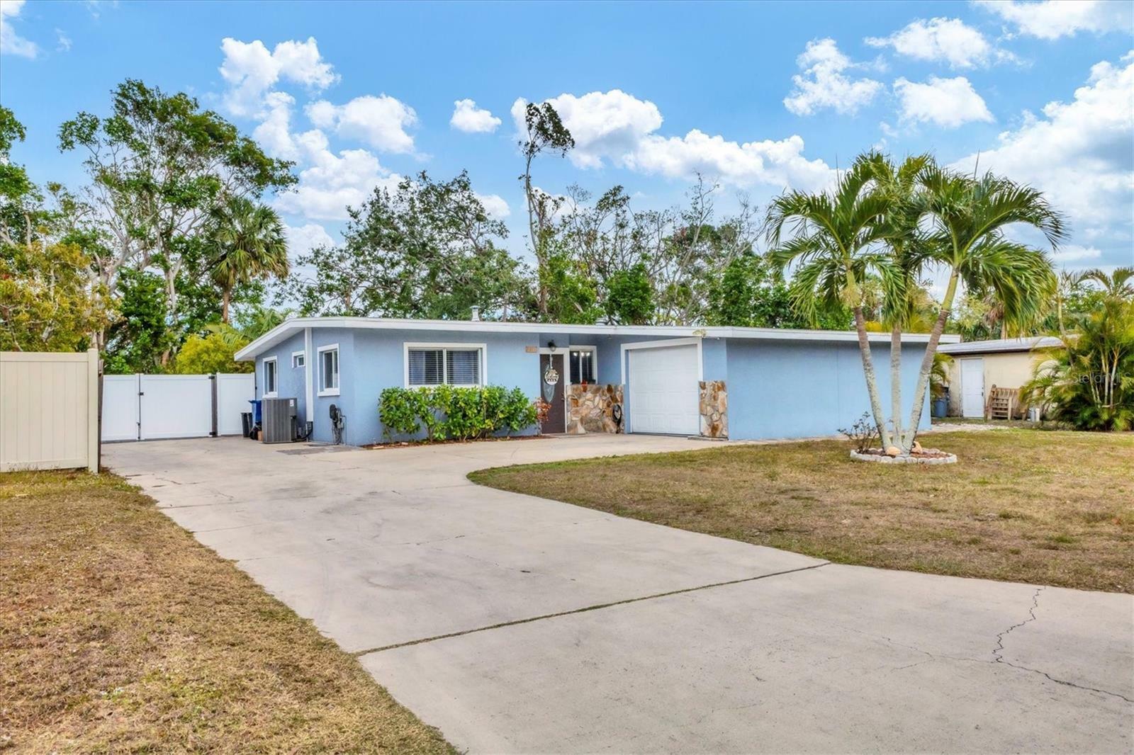 Property Photo: 5715 20th Street W FL 34207