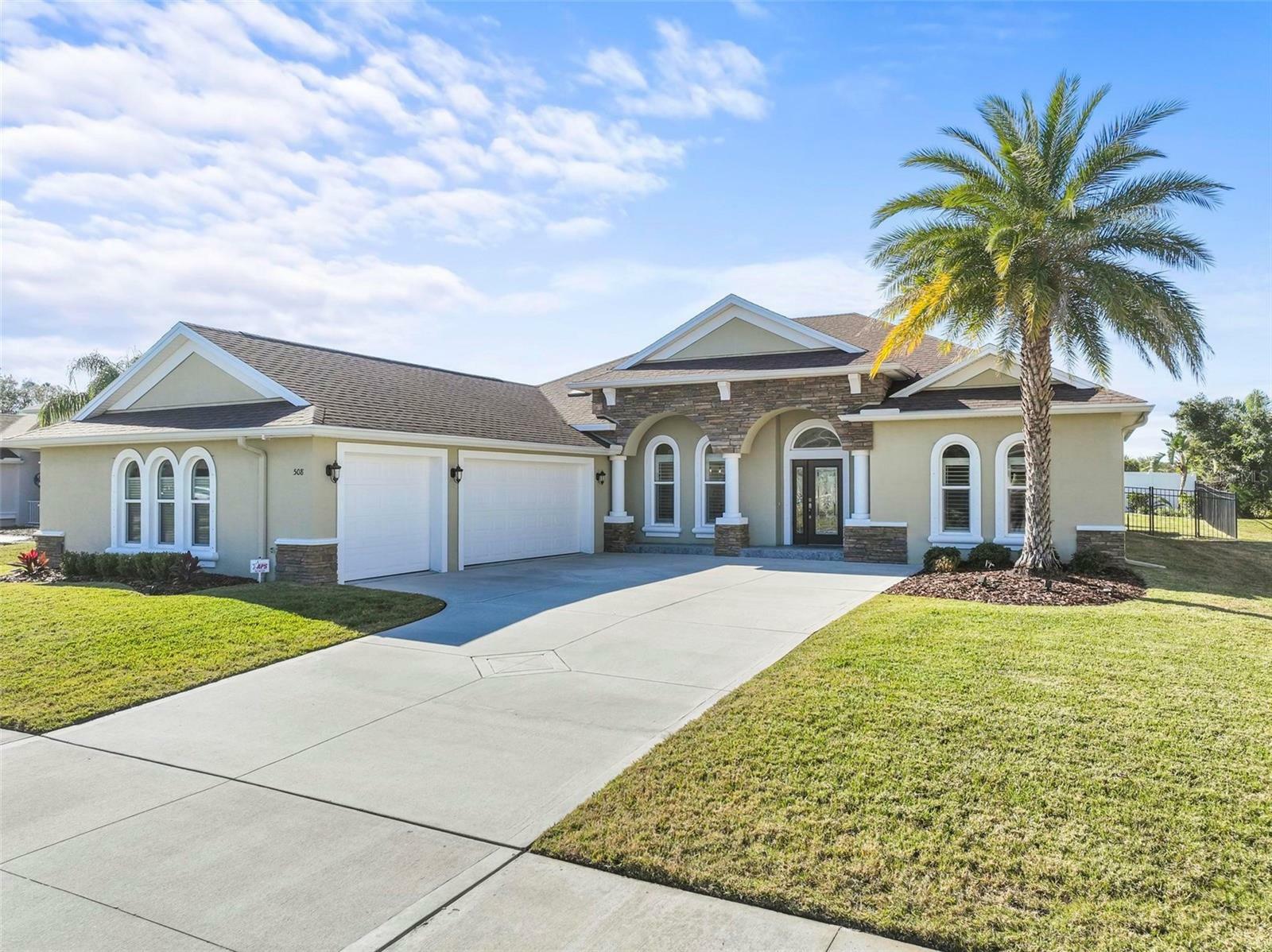Property Photo: 508 Campana Street FL 32168