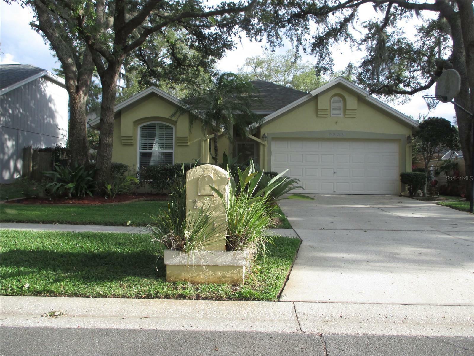 Property Photo:  2303 Millcreek Court  FL 33596 